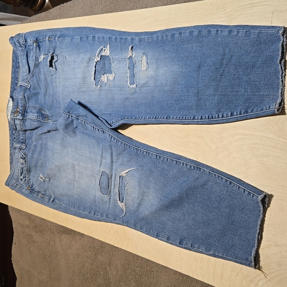 D18 Torrid Distressed Cropped Jeans High Rise 5 Pocket Stretch Ankle - Picture 2 of 12